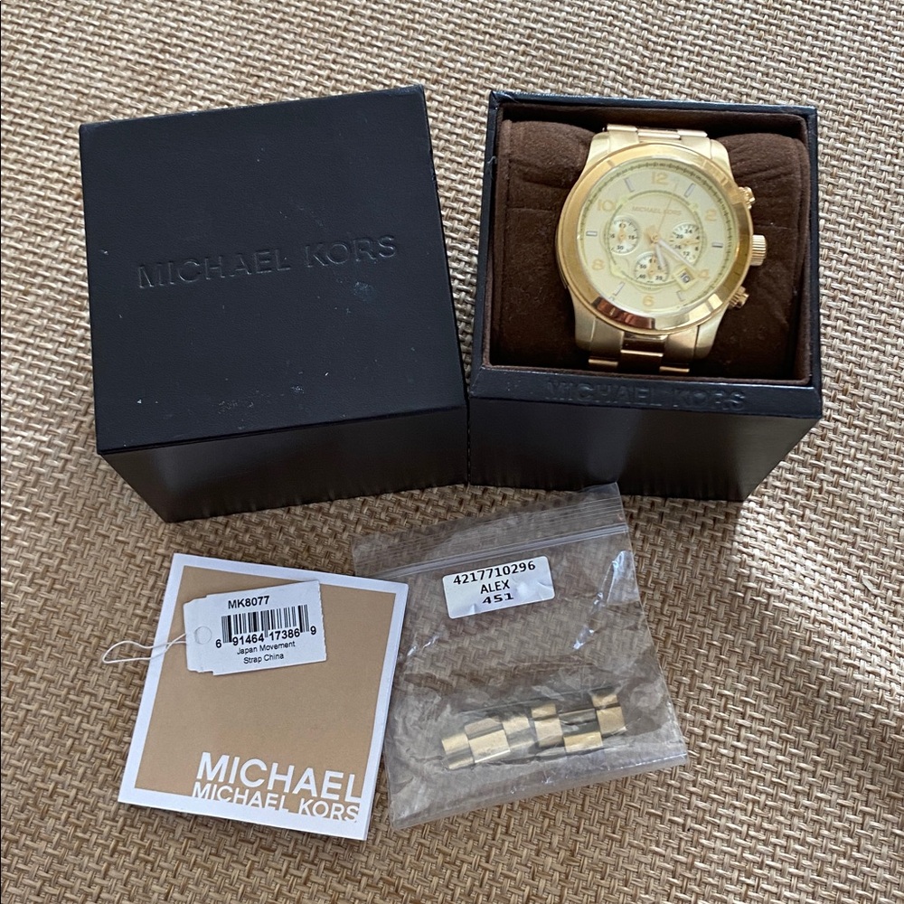 Michael Kors Gold-Tone Men's oversized Chronograph Watch NWT - Picture 2 of 10